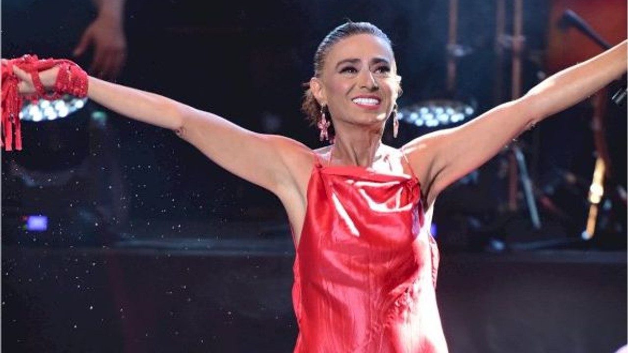 Yıldız Tilbe konserin'de mezar kavgası
