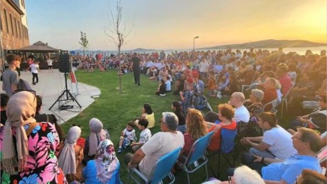 Ayvalık'ta AHEM'den gösteri