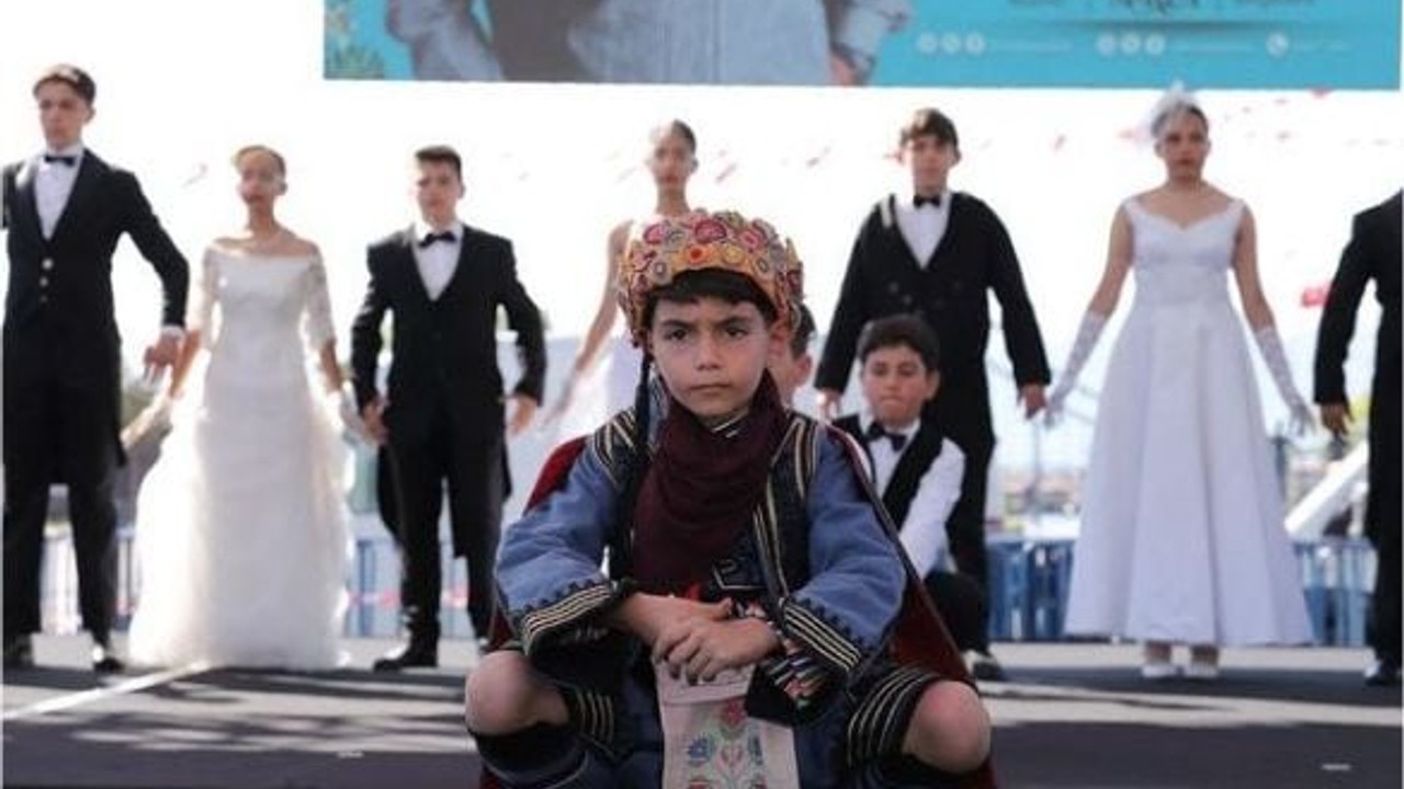 Bandırma'da Festival Coşkusu Sürüyor