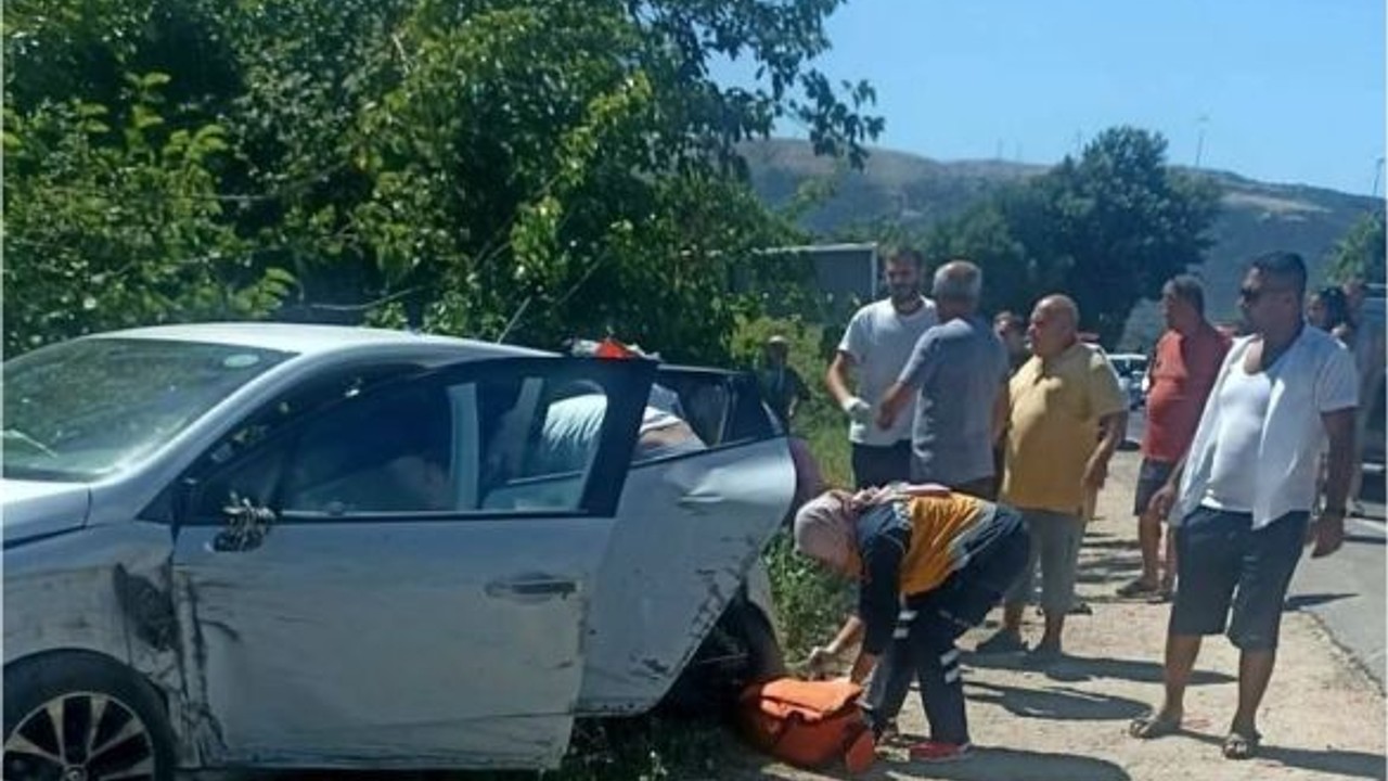 Erdek'te Trafik Kazası: 2 Yaralı
