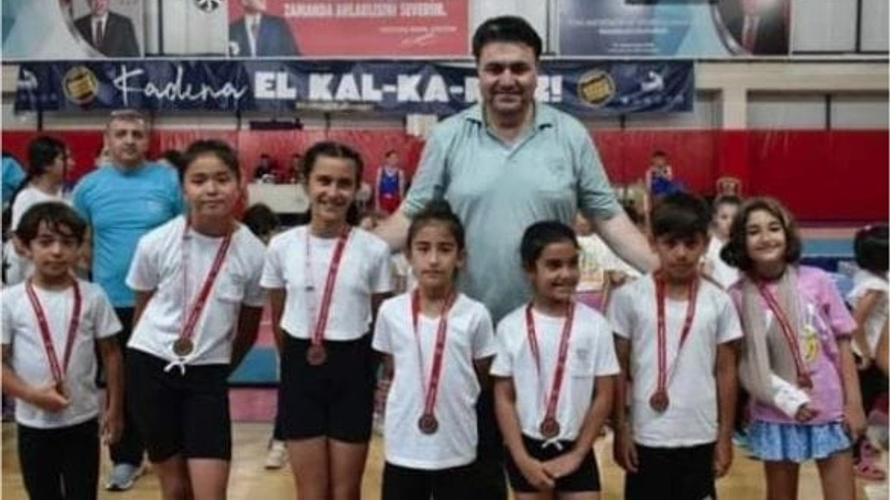 Kocaseyit 1. Cimnastik Şenliği Gerçekleştirildi