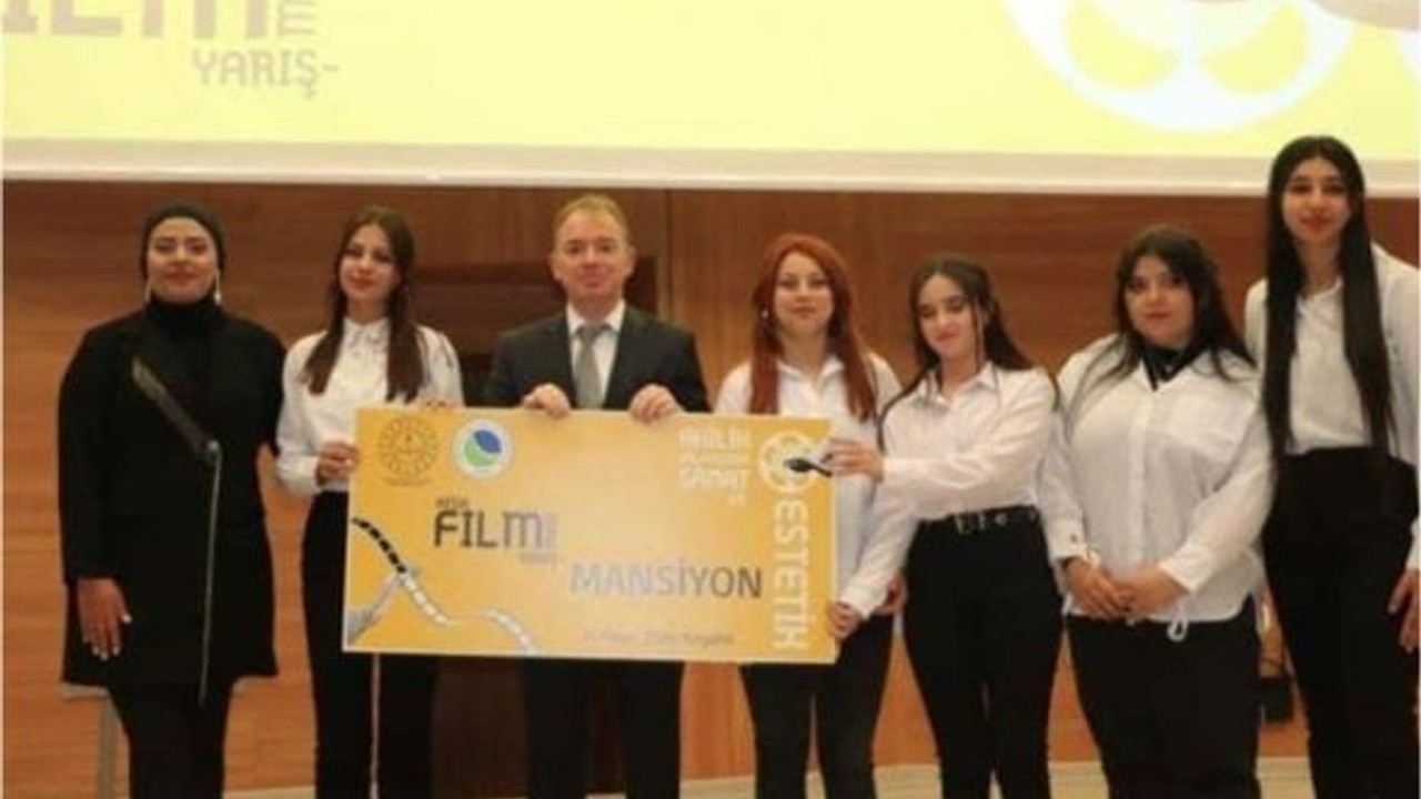 Balıkesirli Öğrencilerin Kısa Filmine Büyük Ödül