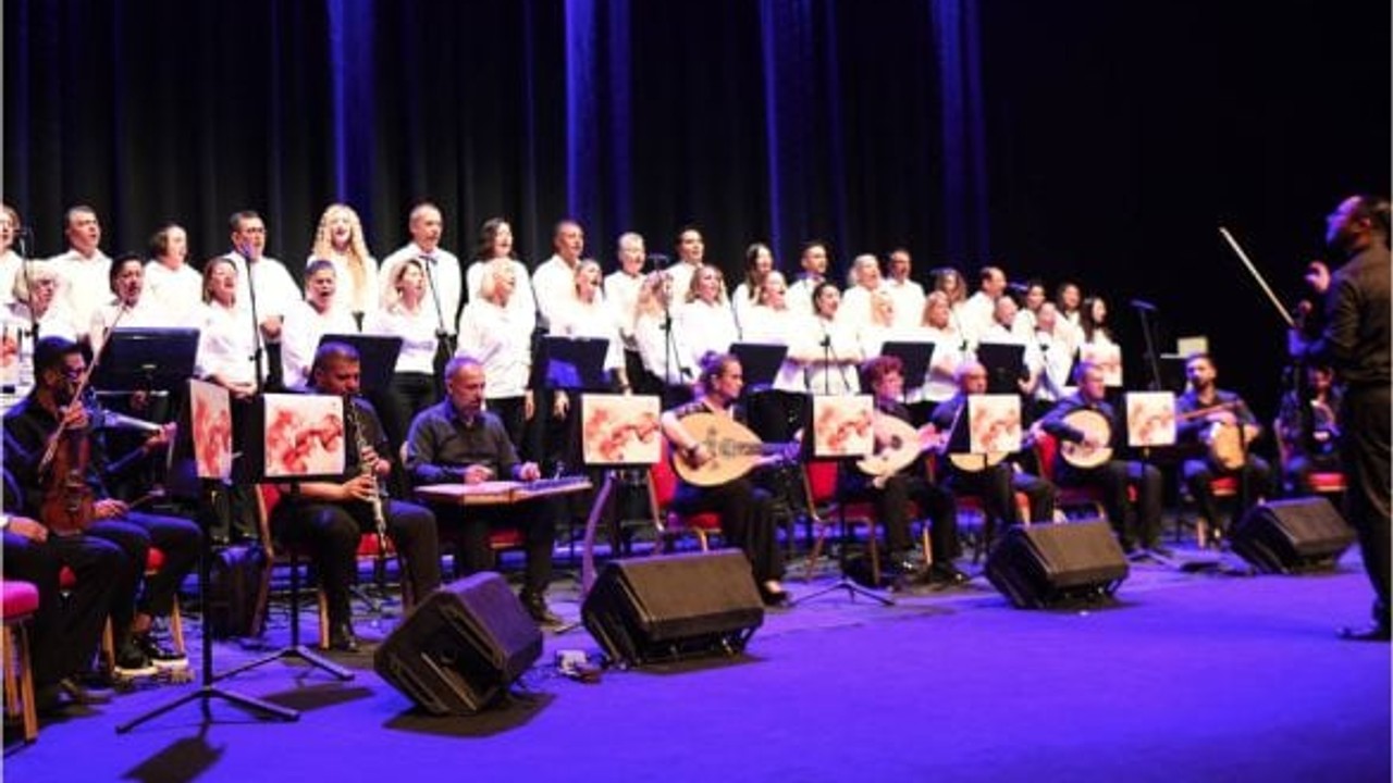 Türk Müziği Tutkunları Avlu’da Buluştu