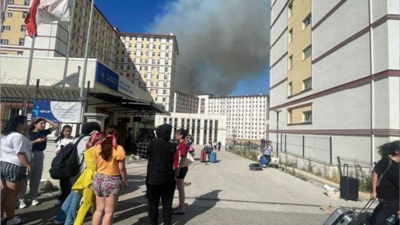 Yangın Nedeniyle Uludağ Üniversitesi'ndeki yurtlar boşaltılıyor