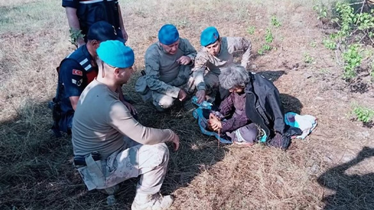84 Kişilik Ekip Kayıp Kadını Sağ Salim Buldu