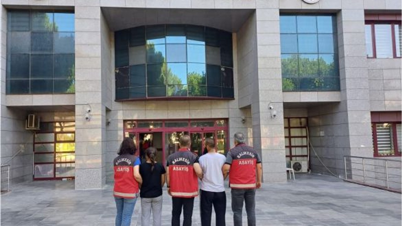 Burdur’da Çaldığı Marka Arabayı Balıkesir’de Buldular