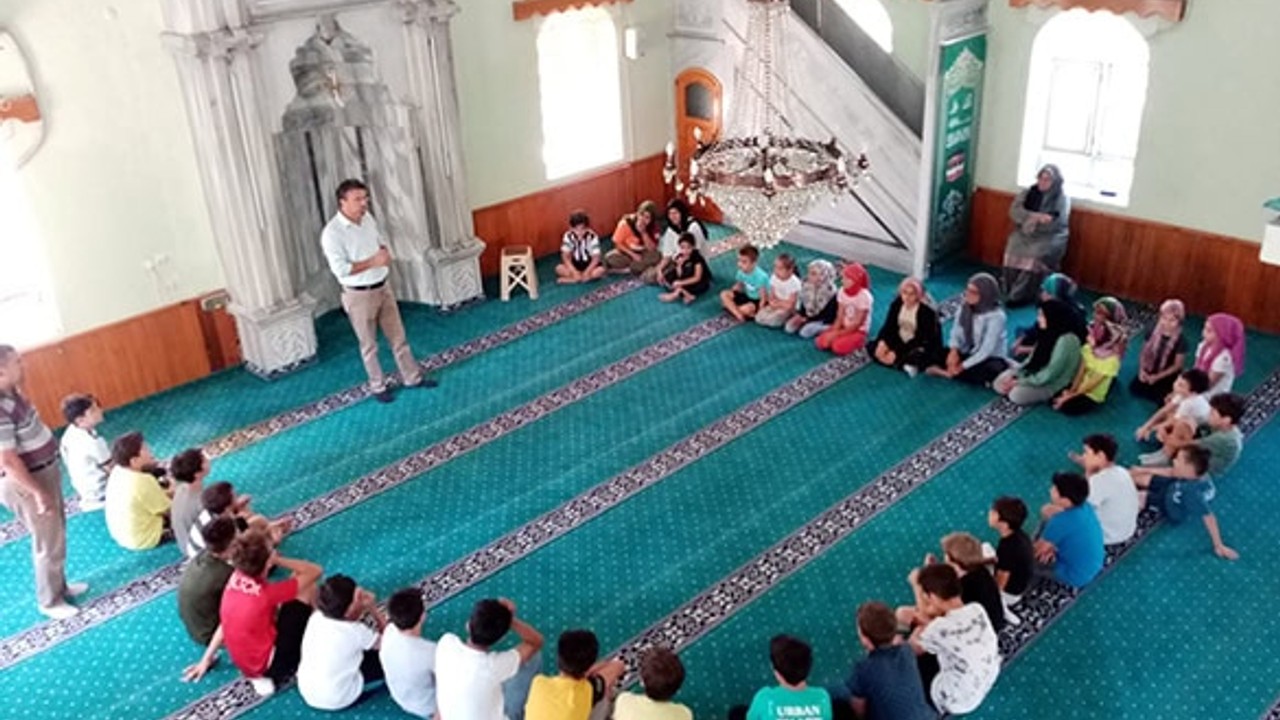 Altıeylül Müftülüğü'nden Tütün ve Teknoloji Bağımlılığına Karşı Eğitim