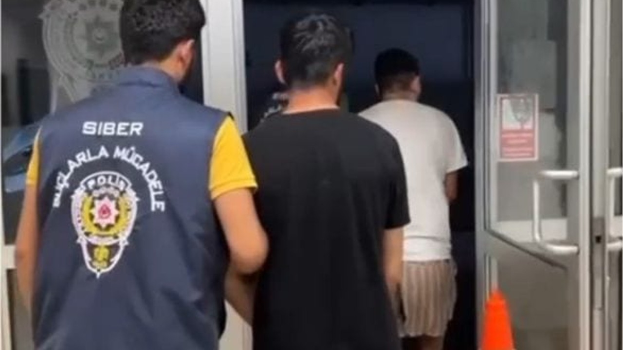 Balıkesir'de Bir Tıkla Bütün Paraları Gitti!