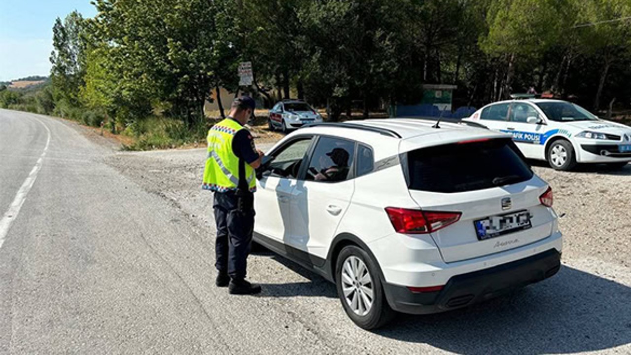 Balıkesir'de Jandarma Trafik Denetimleri Sürüyor