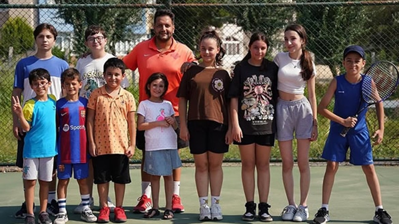 Bandırma Gençlik Spor Merkezi'nde Tenis Kursları Başladı