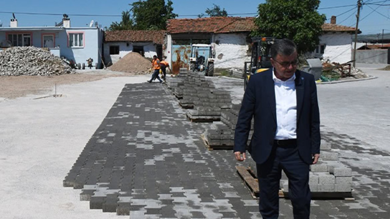 Başkan Şehirli Parke Taşı Çalışmalarını Yerinde İnceledi