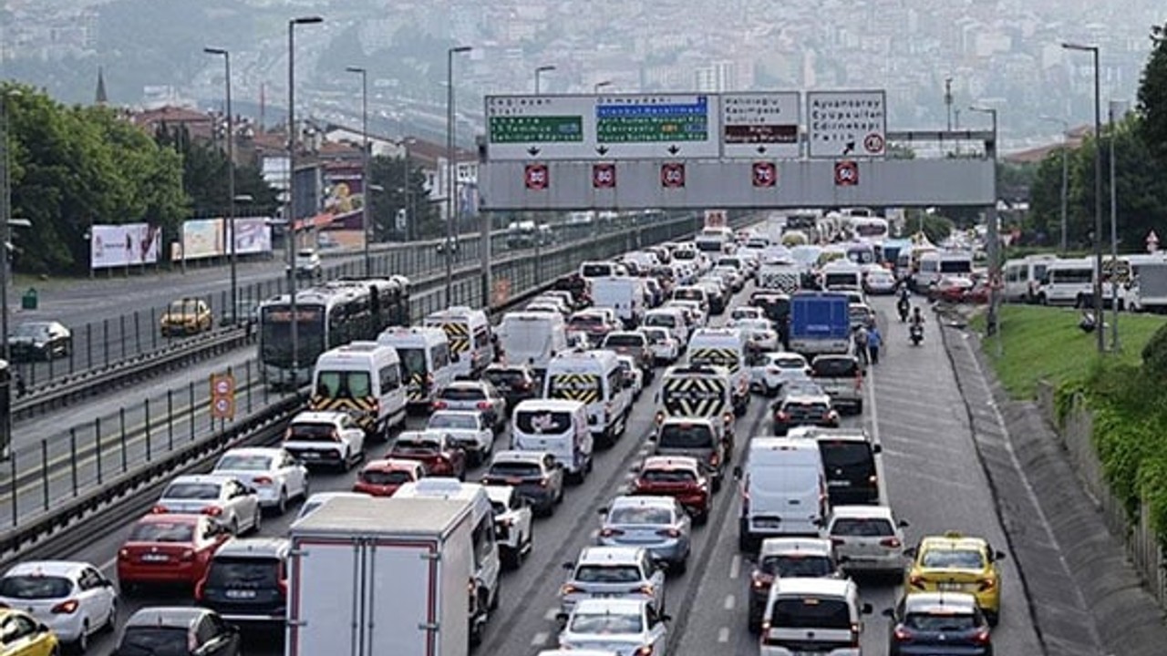 D100 Karayolunda Çalışma Trafik Felç
