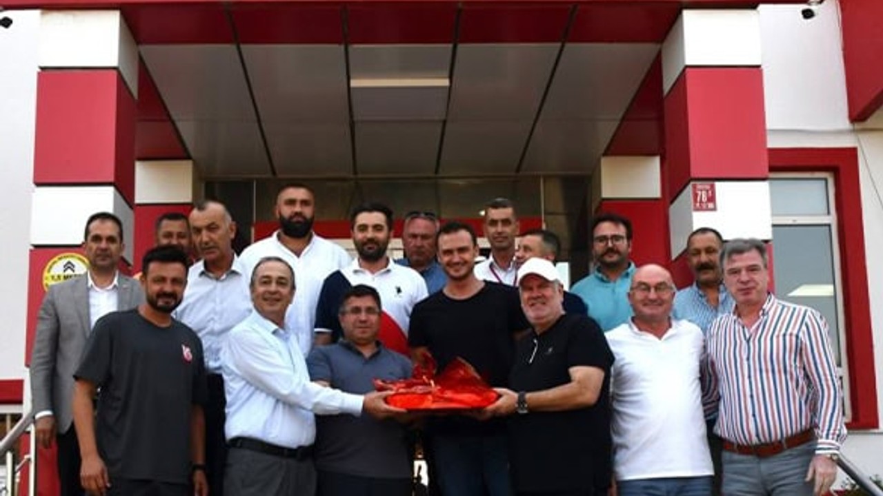 Rektör Oğurlu'dan Balıkesirspor'a Ziyaret