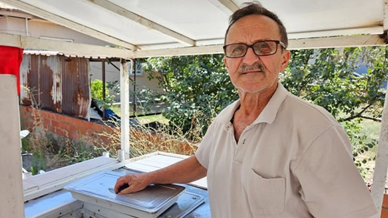Sındırgı'da 60 Yıllık Geleneksel Mesleğini Sürdürüyor