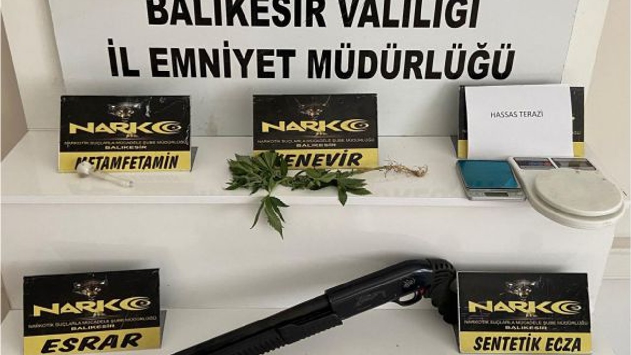 Takipteki Sokak Satıcıları Balıkesir'de Tutuklandı