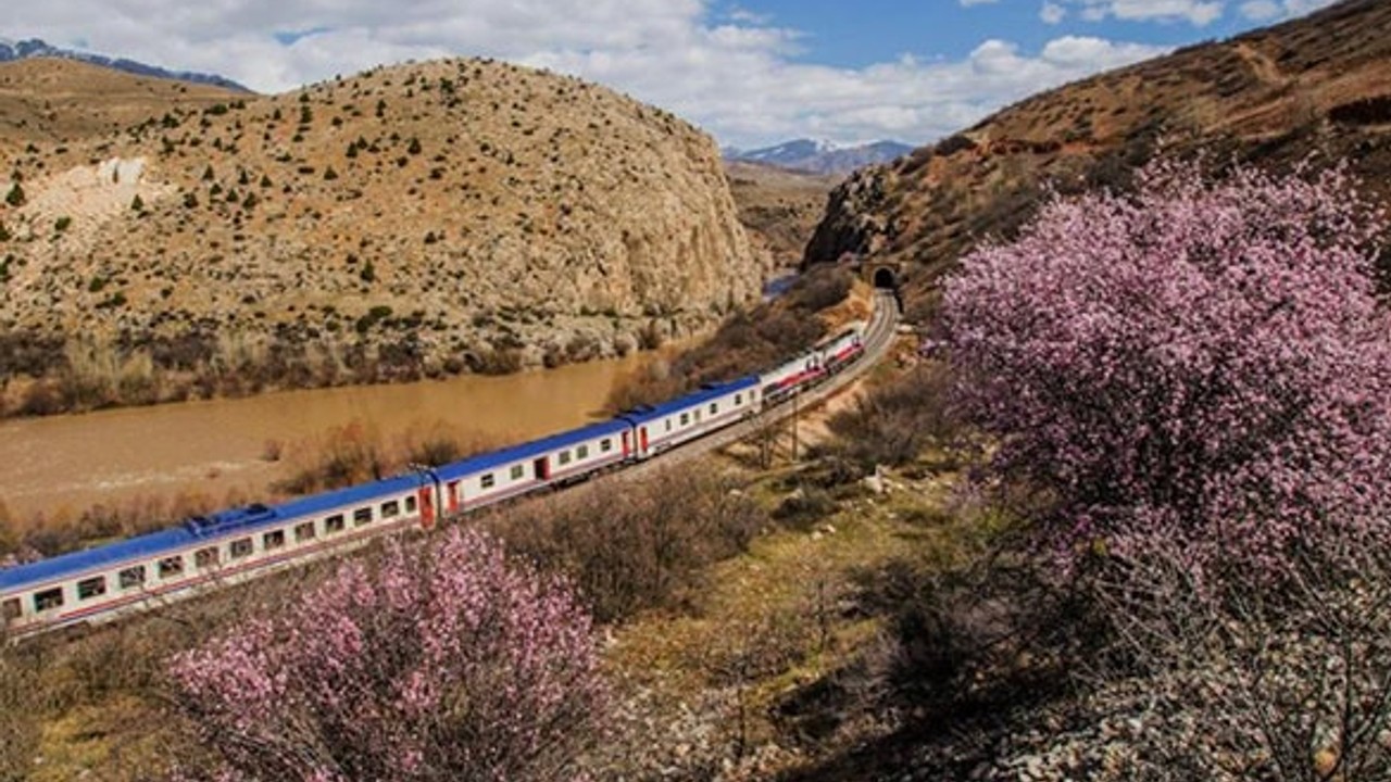 Turistik Tatvan Treni 6 Ağustos’ta Yola Çıkıyor