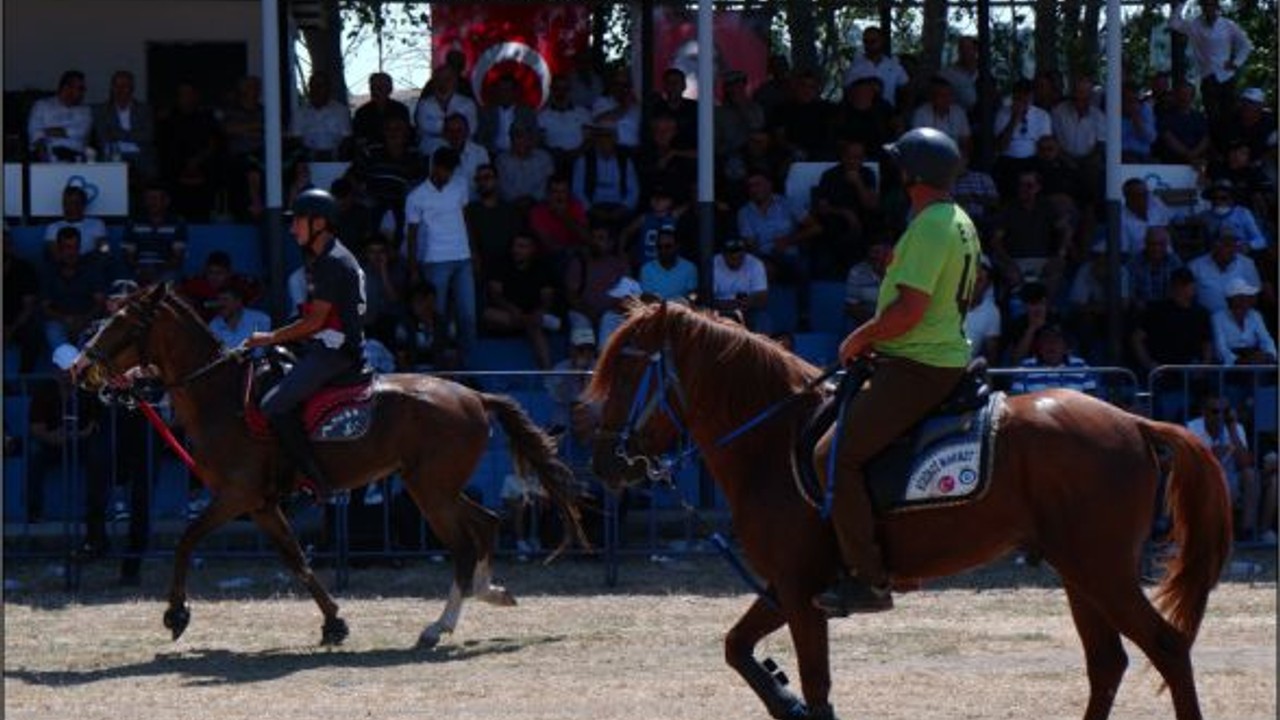 Susurluk Geleneksel Rahvan At Yarışları İlgi Gördü