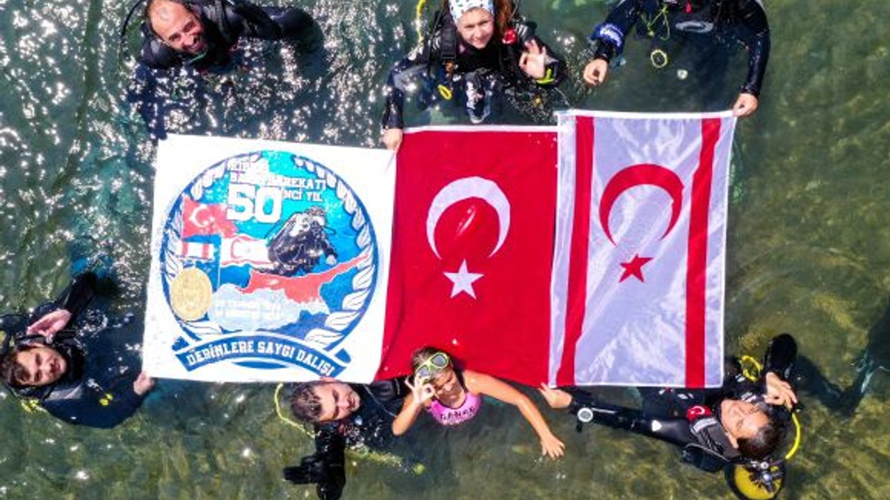 Marmara Denizinde Bayraklar Sualtında Dalgalandı