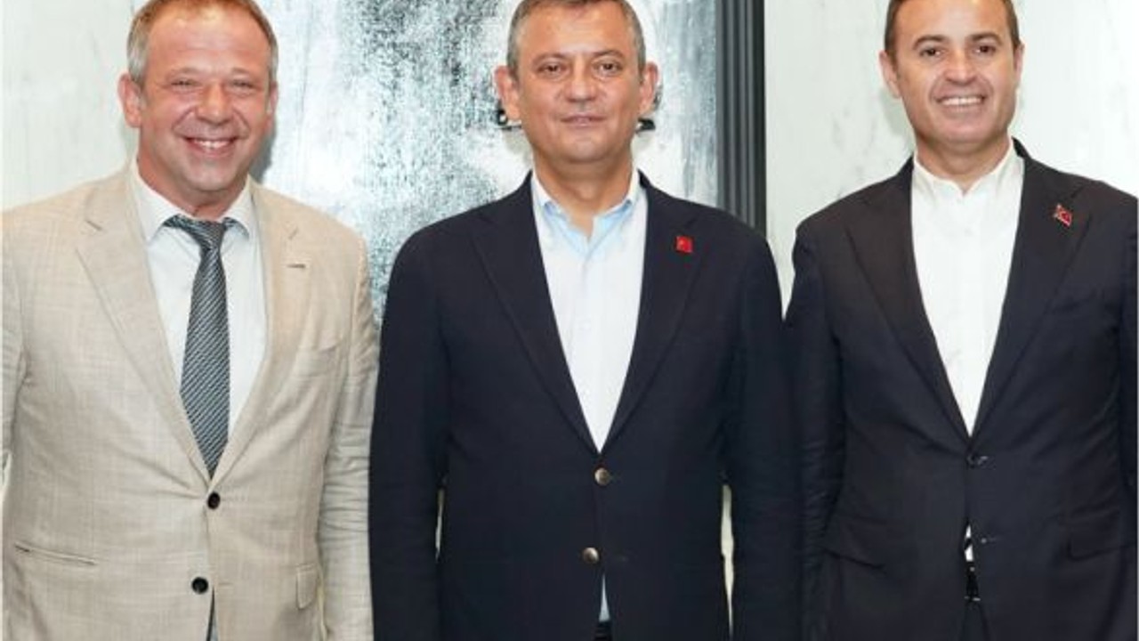 Özgür Özel: 'Bir Yanım Manisalı, Bir Yanım Balıkesirli'