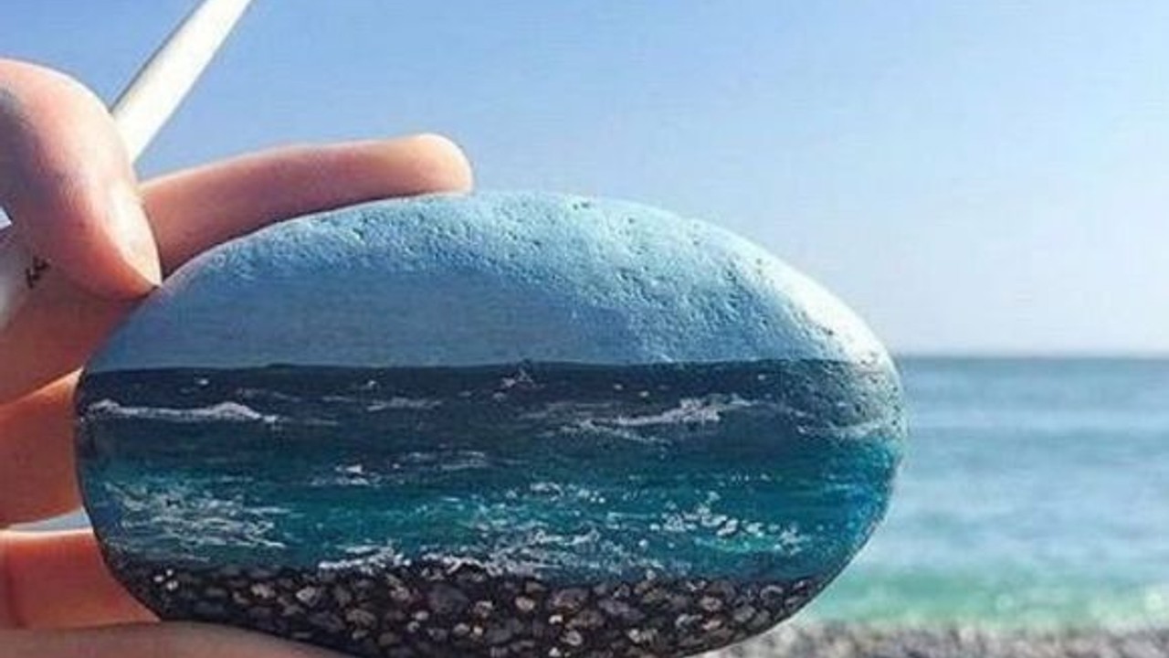 Balıkesir’de Körfezden Topladığınız Taşları Boyama Sanatı