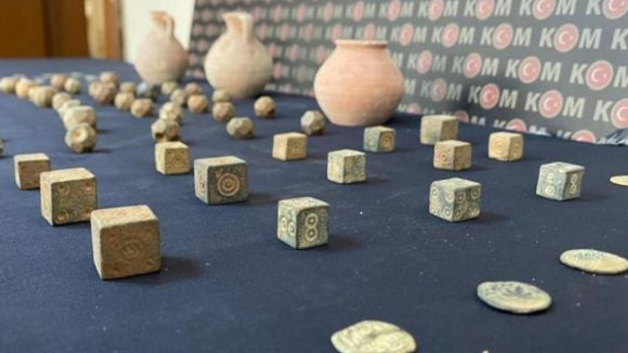 Tarihi Eserler İçin 40 Kişinin Evi Arandı!
