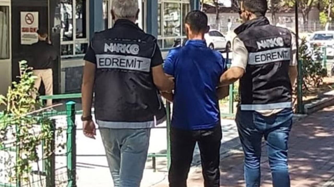 Balıkesir'de Aranan Şahıs Düzenlenen Operasyonla Yakalandı