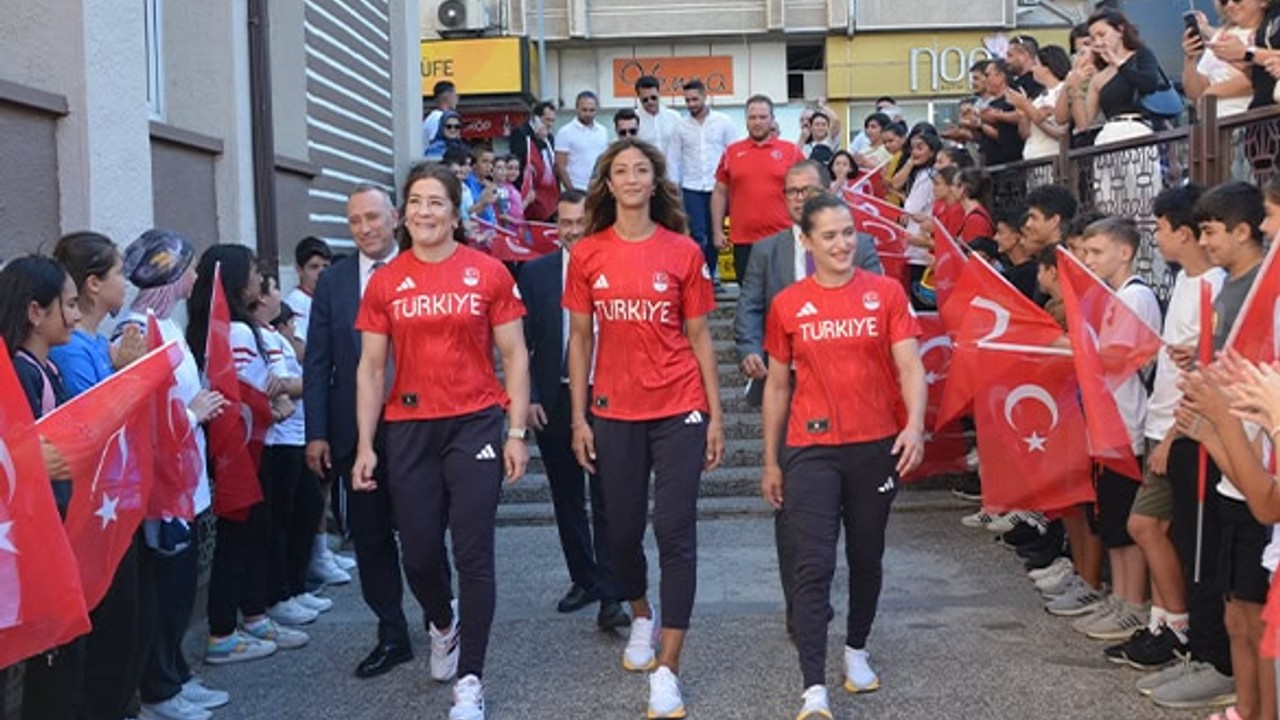 Balıkesir'de Olimpiyat Kahramanlarına Coşkulu Karşılama
