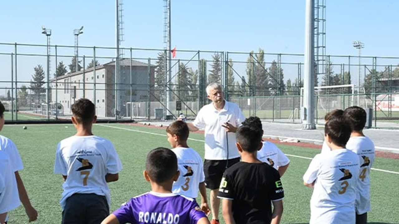 Balıkesir'de Yaz Spor Okulları'nda 2. Dönem Başladı