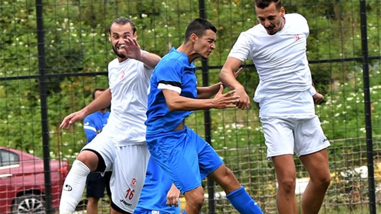 Balıkesirspor, Derince Belediyespor'u 1-0 Yendi