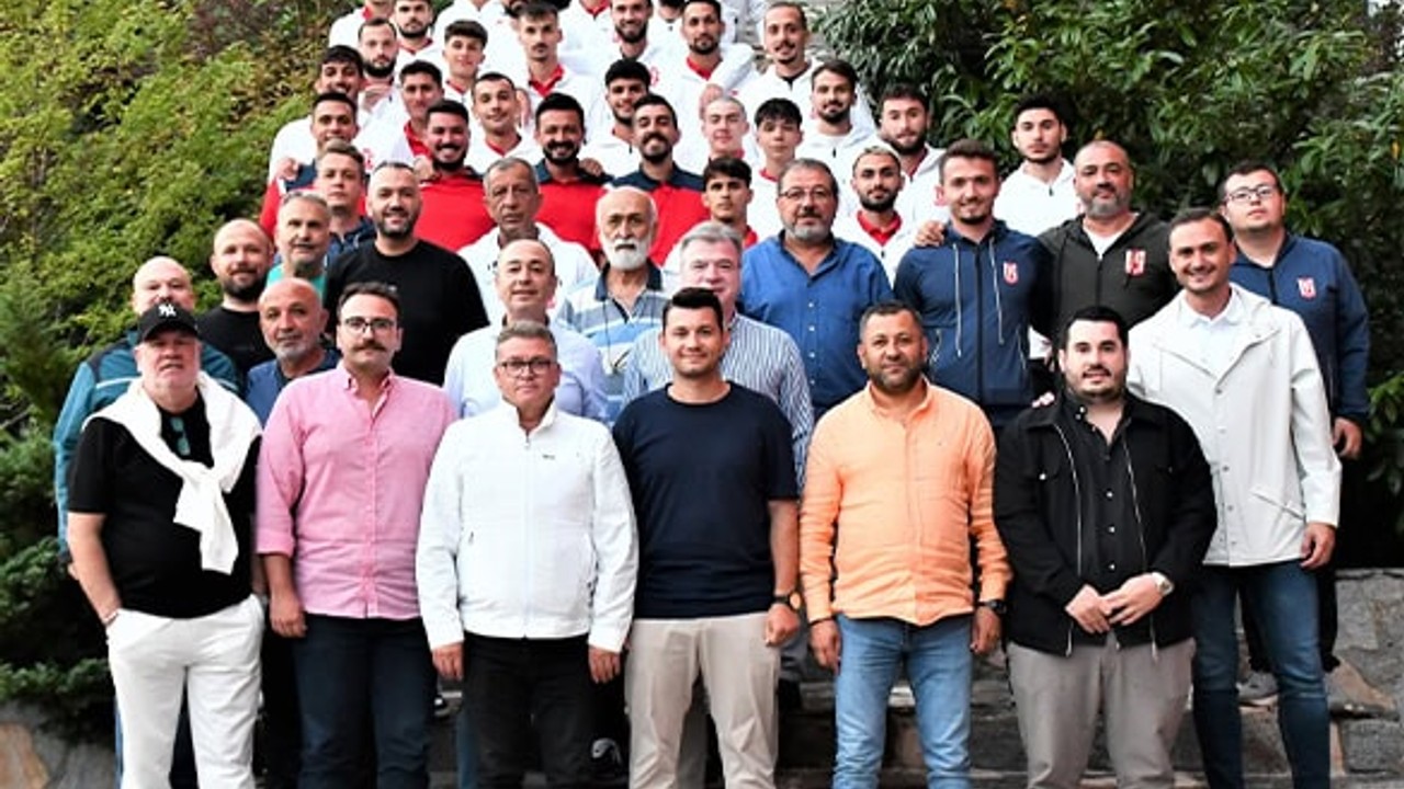 Balıkesirspor Hazırlık Maçı Sonrası Moral Yemeğinde Buluştu