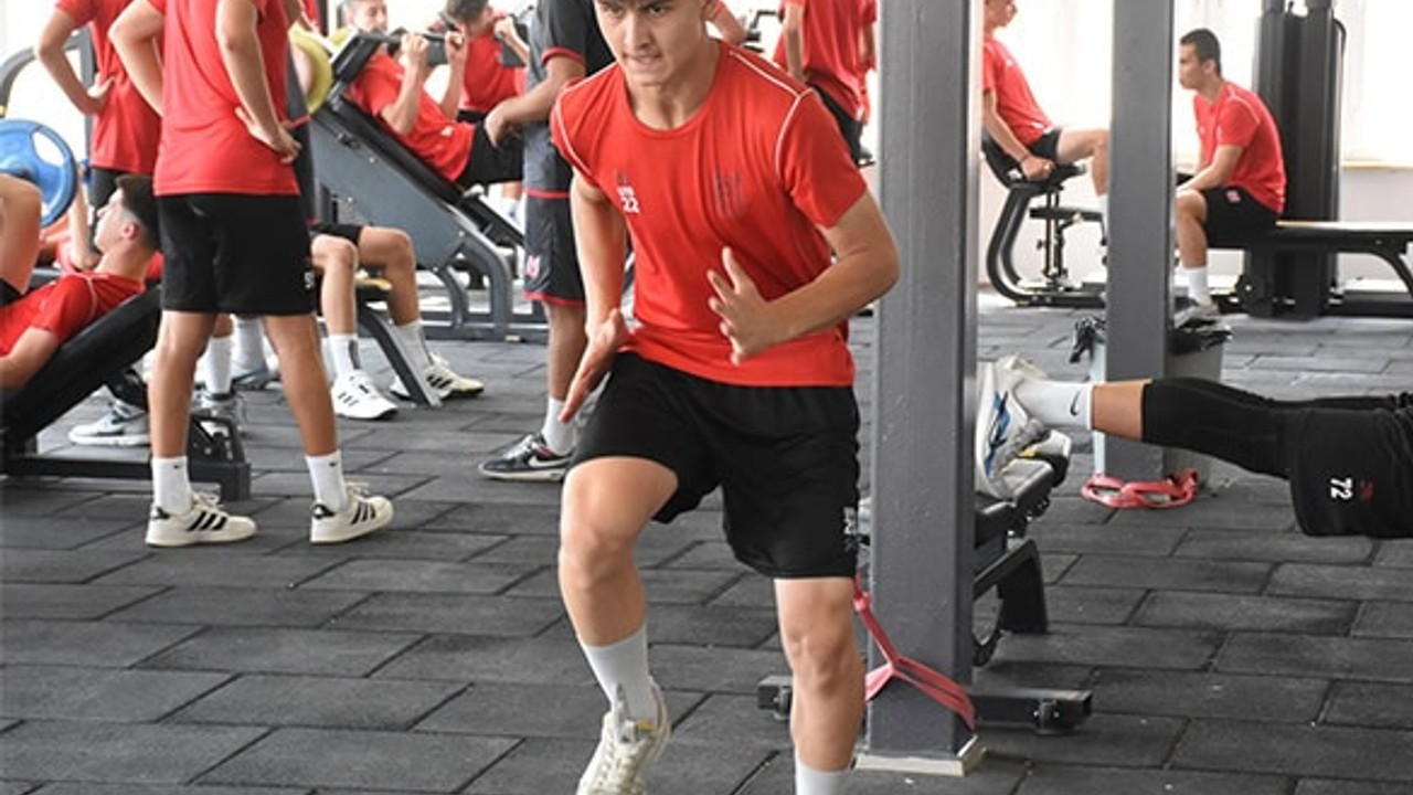 Balıkesirspor U17 Takımı Antrenmanlarına Devam Ediyor