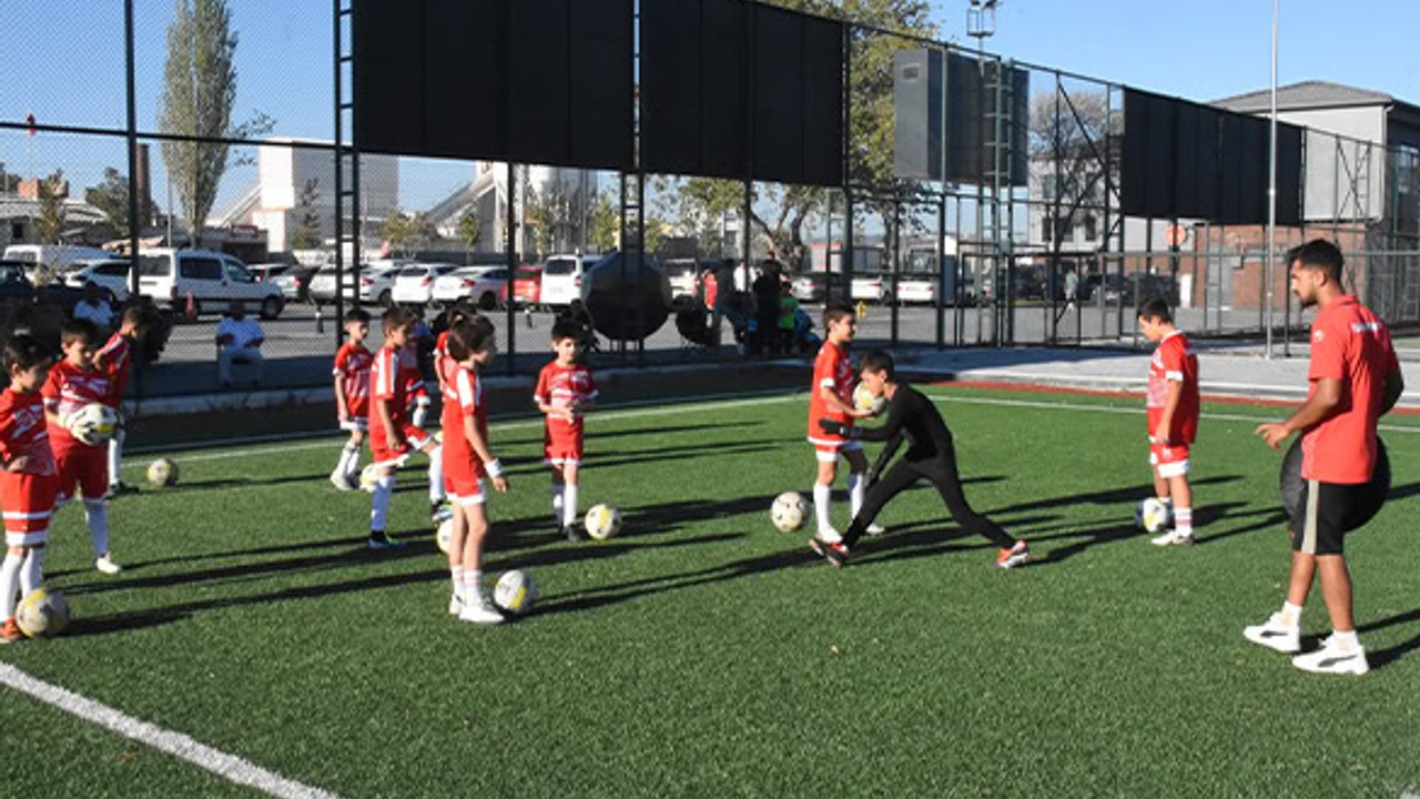 Balkes Altyapı Seçmelerinde Minik Yıldızlar Sahne Aldı