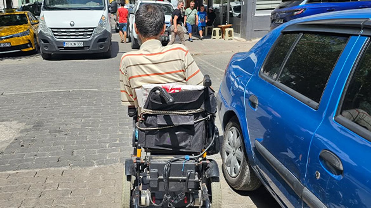 Bandırma'da Engellilerin Kaldırım Sorunu Büyüyor