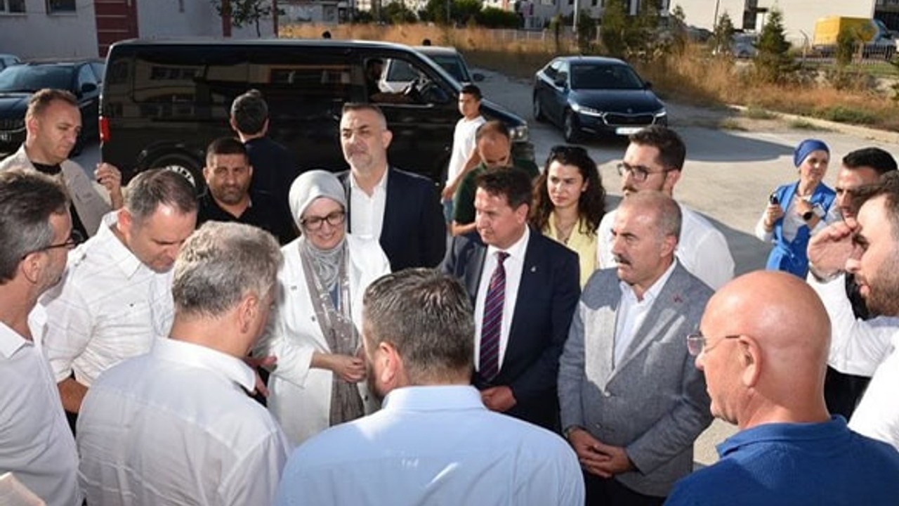 İl Millî Eğitim Müdürü ve AK Parti Heyeti Bandırma Okullarında