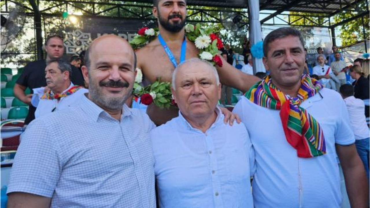 İvrindi'den Güreşlere Destek
