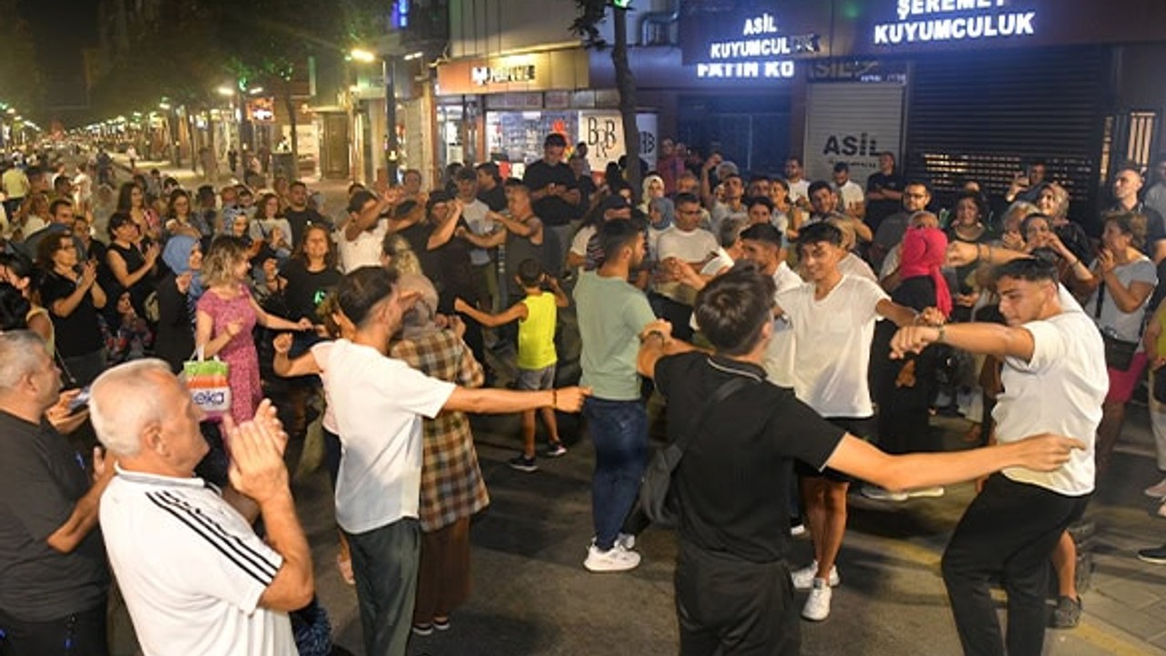 Millikuvvetler'in Haftasonu Kapanmasına Halk Memnun