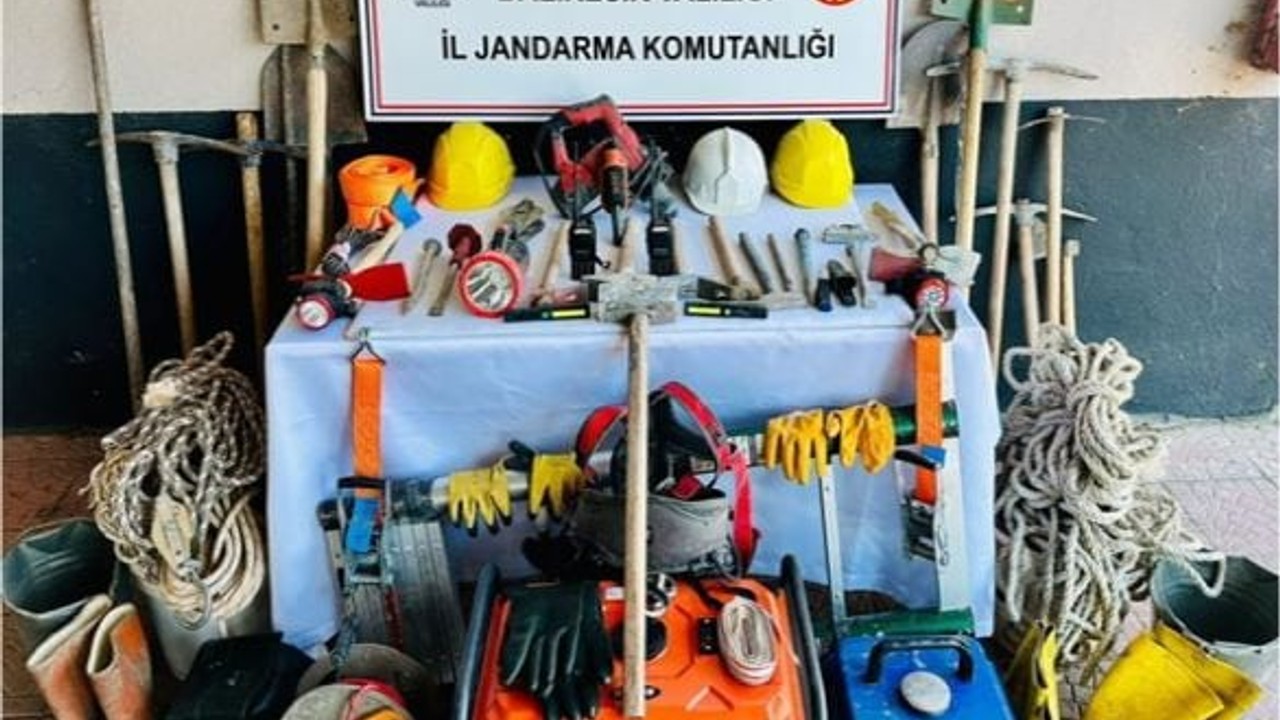 Balıkesir'de Kaçak Kazı Operasyonu: 7 Kişi Yakalandı