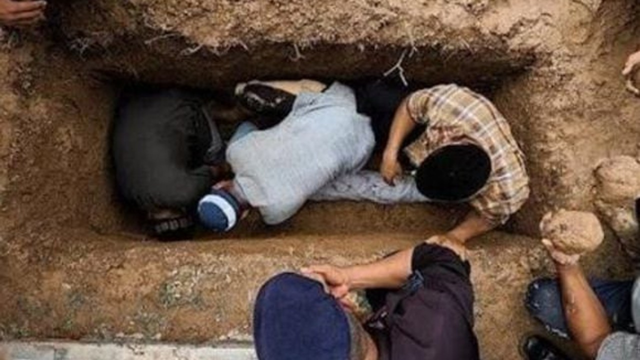 11 Kişi Balıkesir'de Toprak Altına Gömüldü