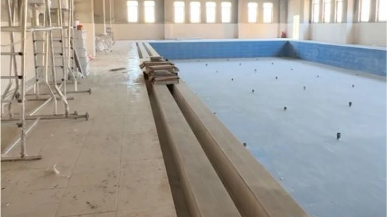 İvrindi Yarı Olimpik Yüzme Havuzu Hızla Tamamlanıyor