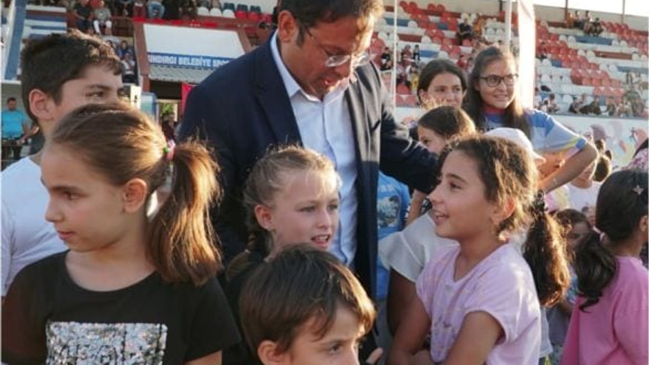 Minikler Mutluluğu Başkan Sak İle Paylaştı