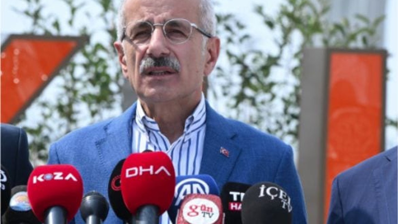 Uraloğlu'ndan Yeni Açıklama Geldi! Instagram Açılıyor Mu?