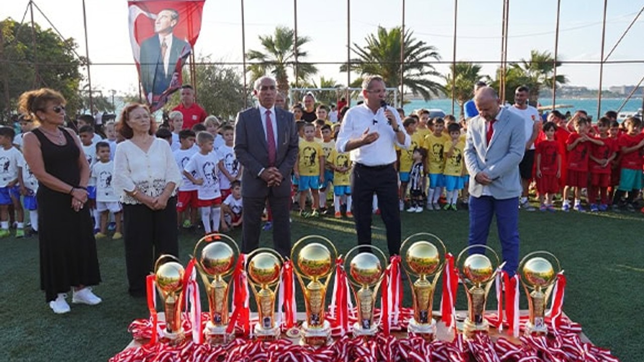 Ayvalık’ta "Atatürk Kupası'nda Dostluk Kazandı"