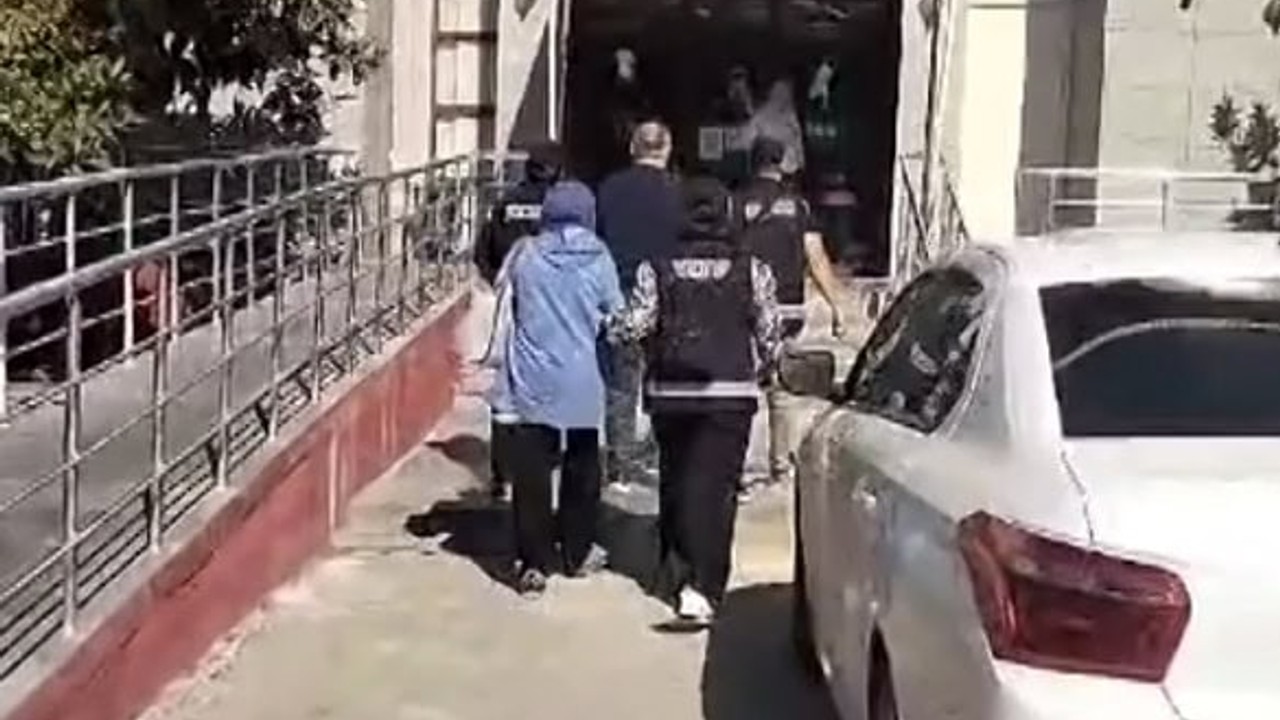 Balıkesir’de FETÖ Hükümlüsü Çift Yurt Dışına Kaçmaya Çalışırken Yakalandı