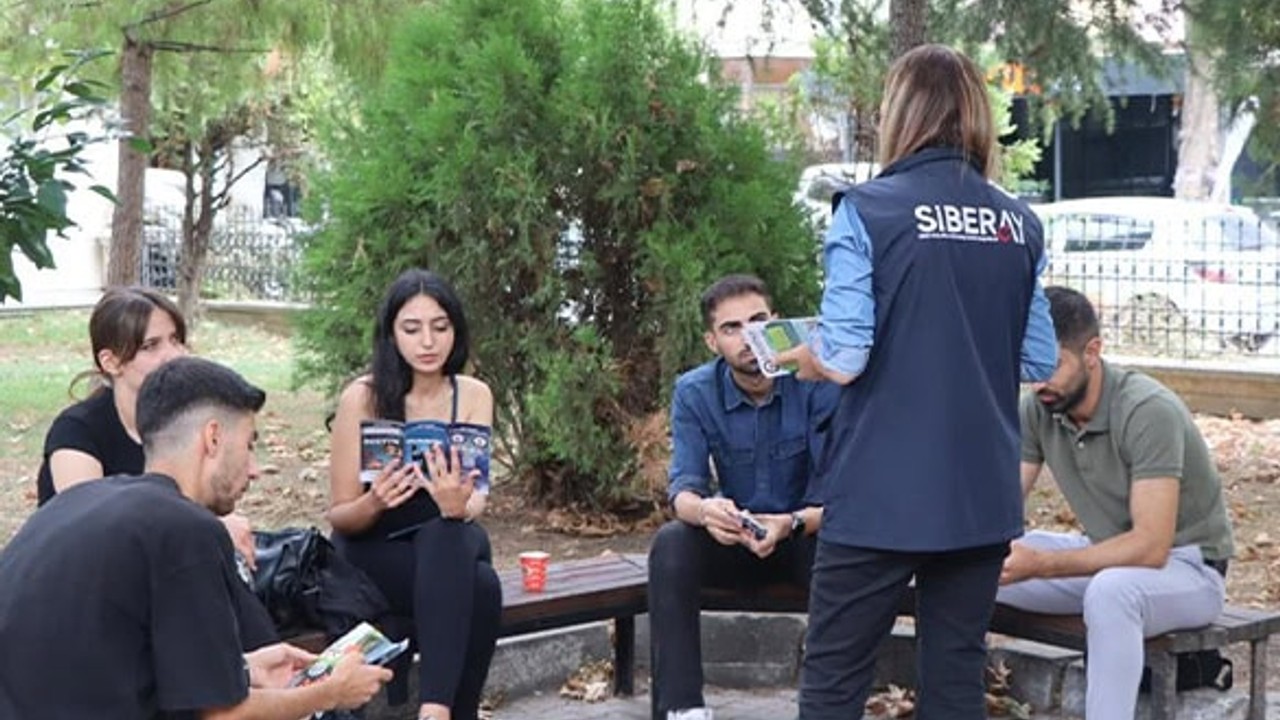 Balıkesir'de Öğrencilere Siber Suçlarla Mücadele Eğitimi