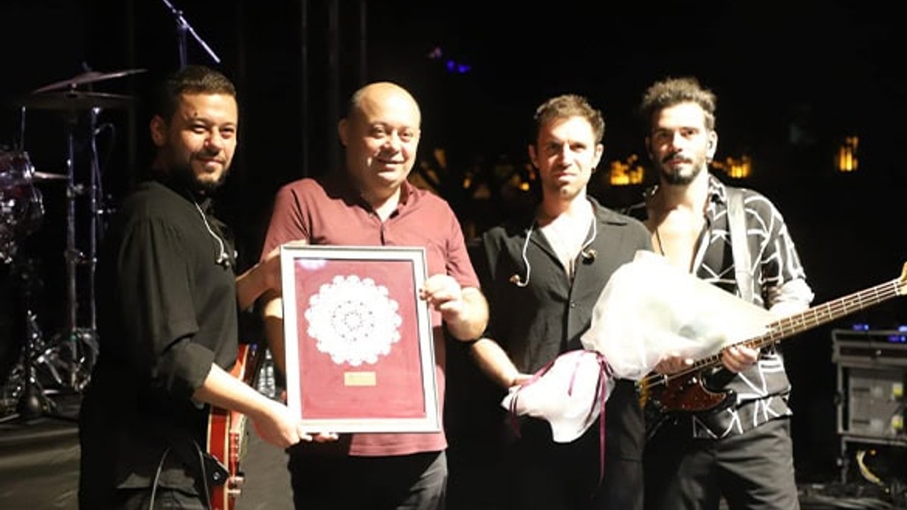 Gönen'de Kurtuluş Coşkusu Adamlar'la Renklendi