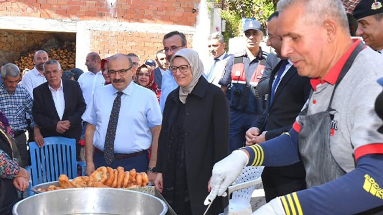 Vali İsmail Ustaoğlu Bükdere’de Lokma Hayrına Katıldı