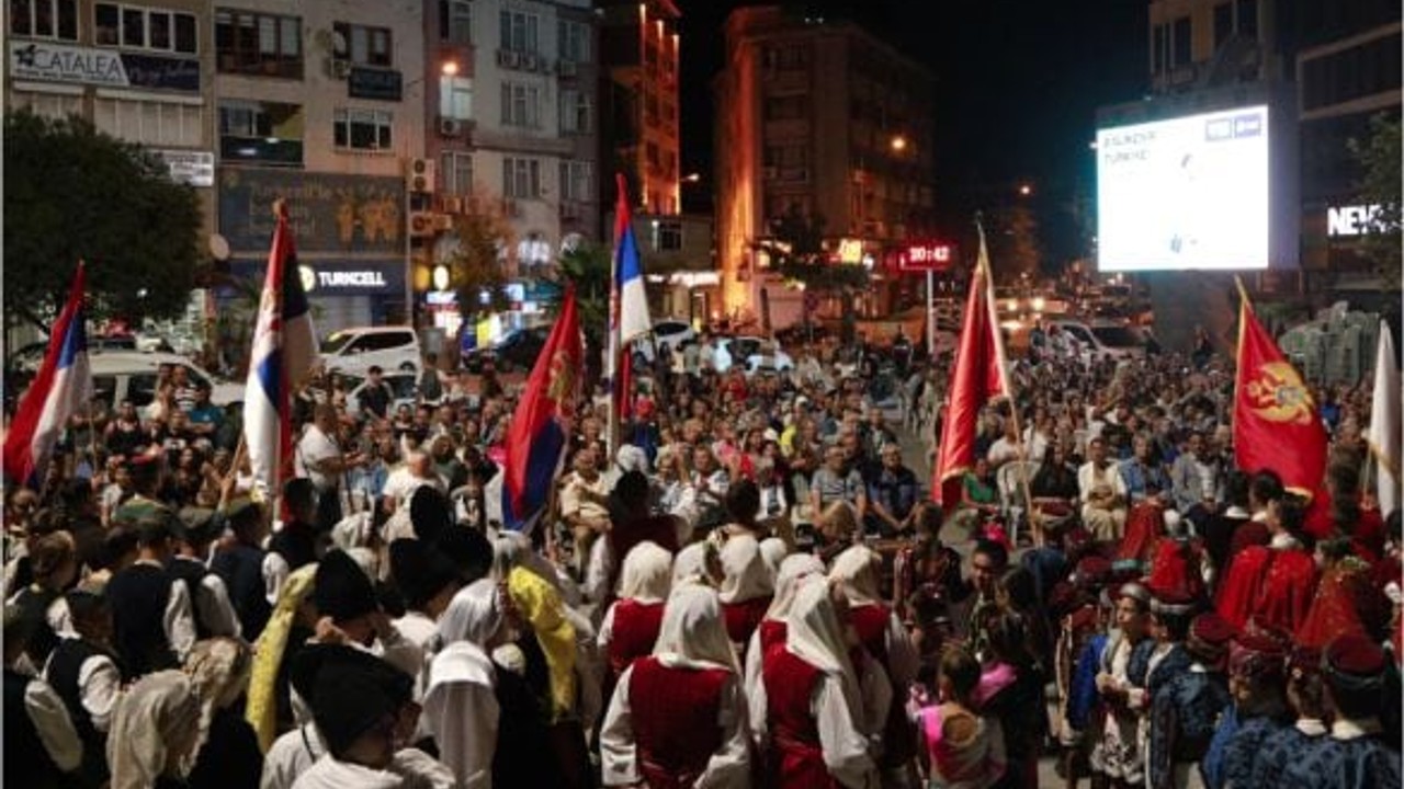 Balkanların Dansı Burhaniye'de İlgi Topladı!
