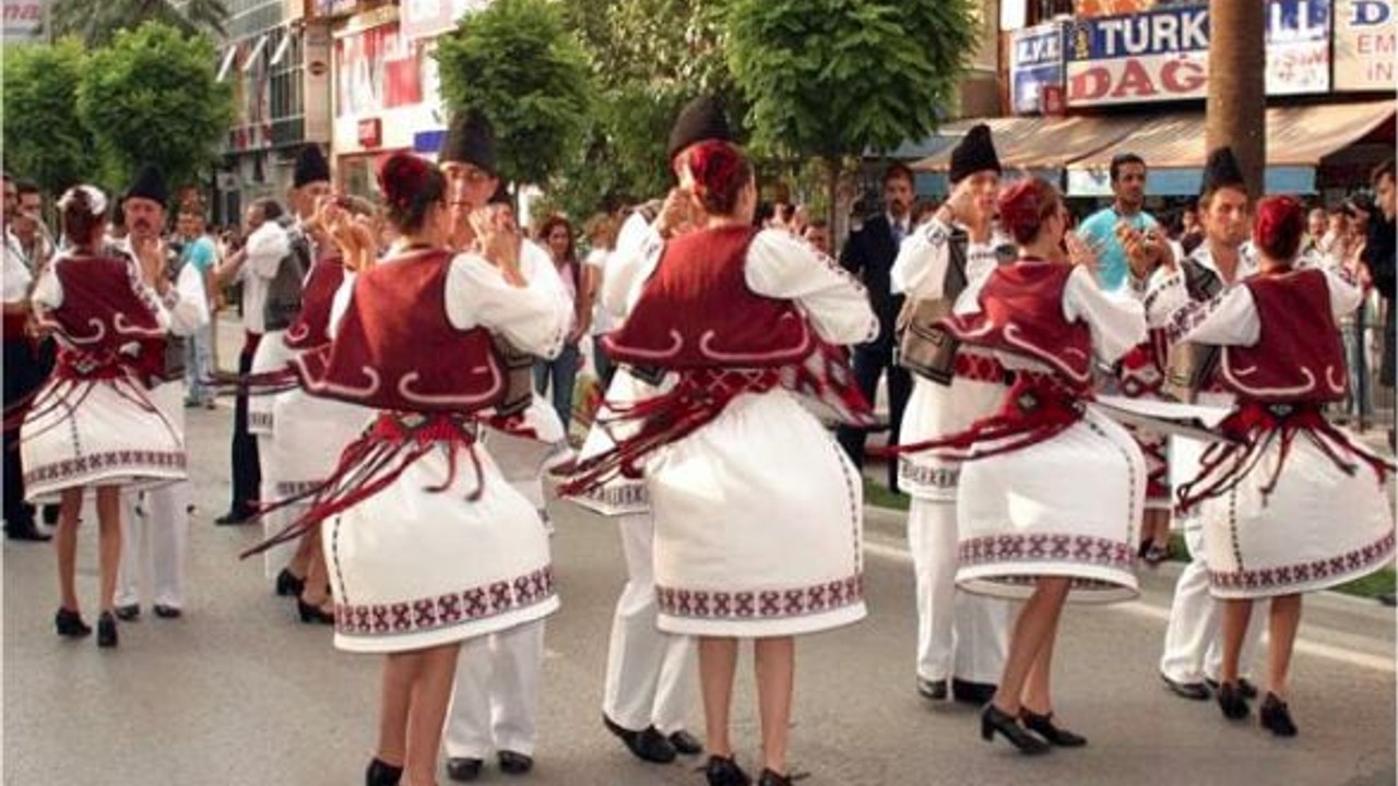 Uluslararası Dünya Dans Gösterileri Balıkesir'de!