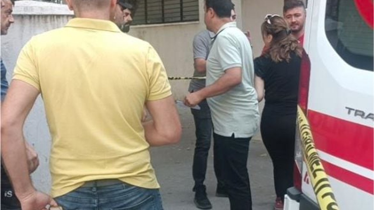Edremit'te Genç Kadın Cami Bahçesinde Ölü Bulundu