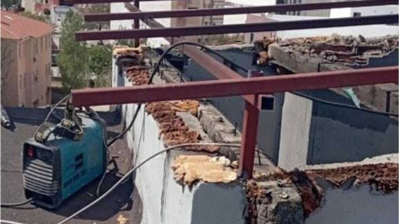Edremit'te Apartman Boşluğunda Yangın Paniği
